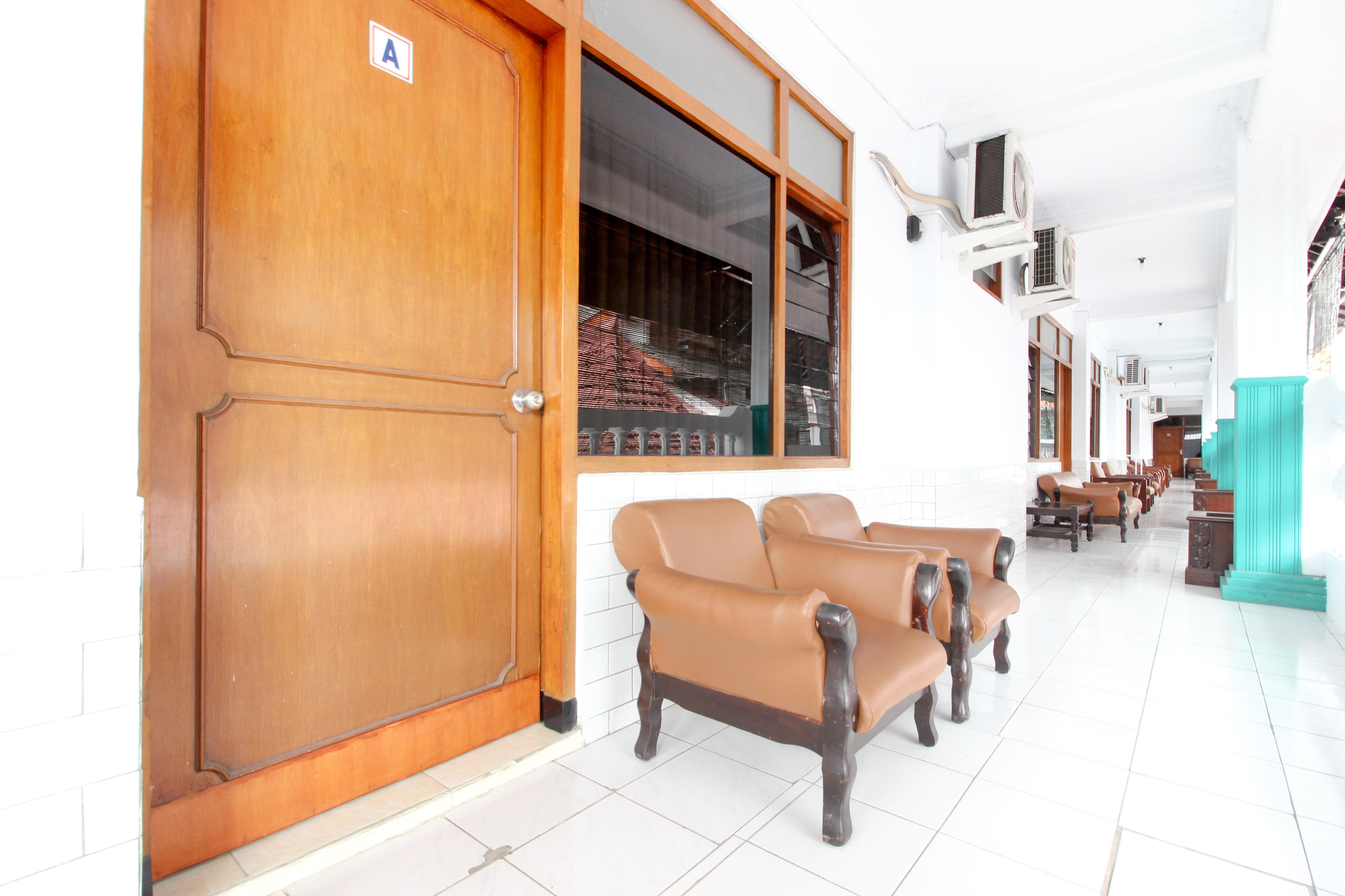 יוגיאקרטה Reddoorz Plus Near Alun Alun Selatan מראה חיצוני תמונה