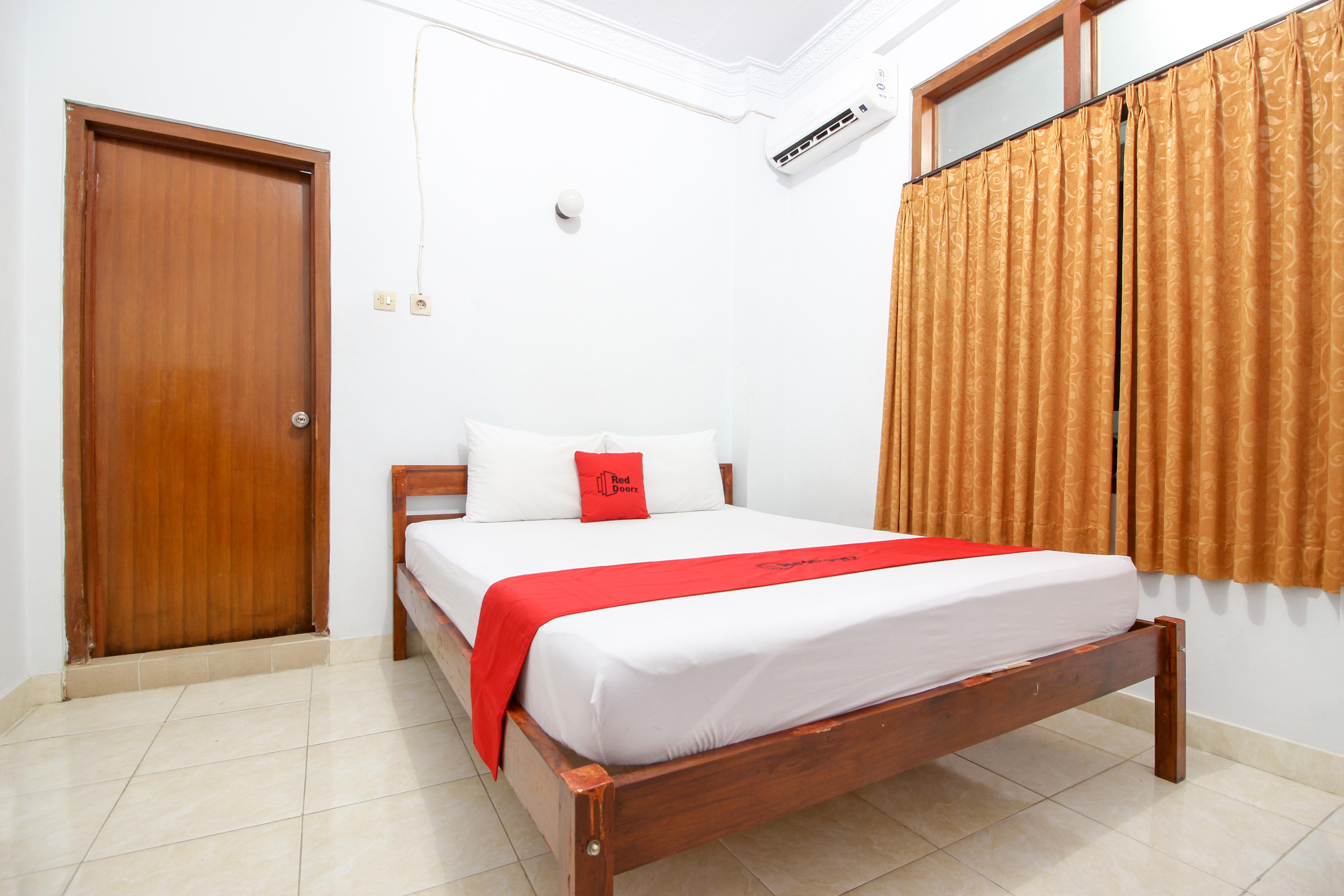 יוגיאקרטה Reddoorz Plus Near Alun Alun Selatan מראה חיצוני תמונה