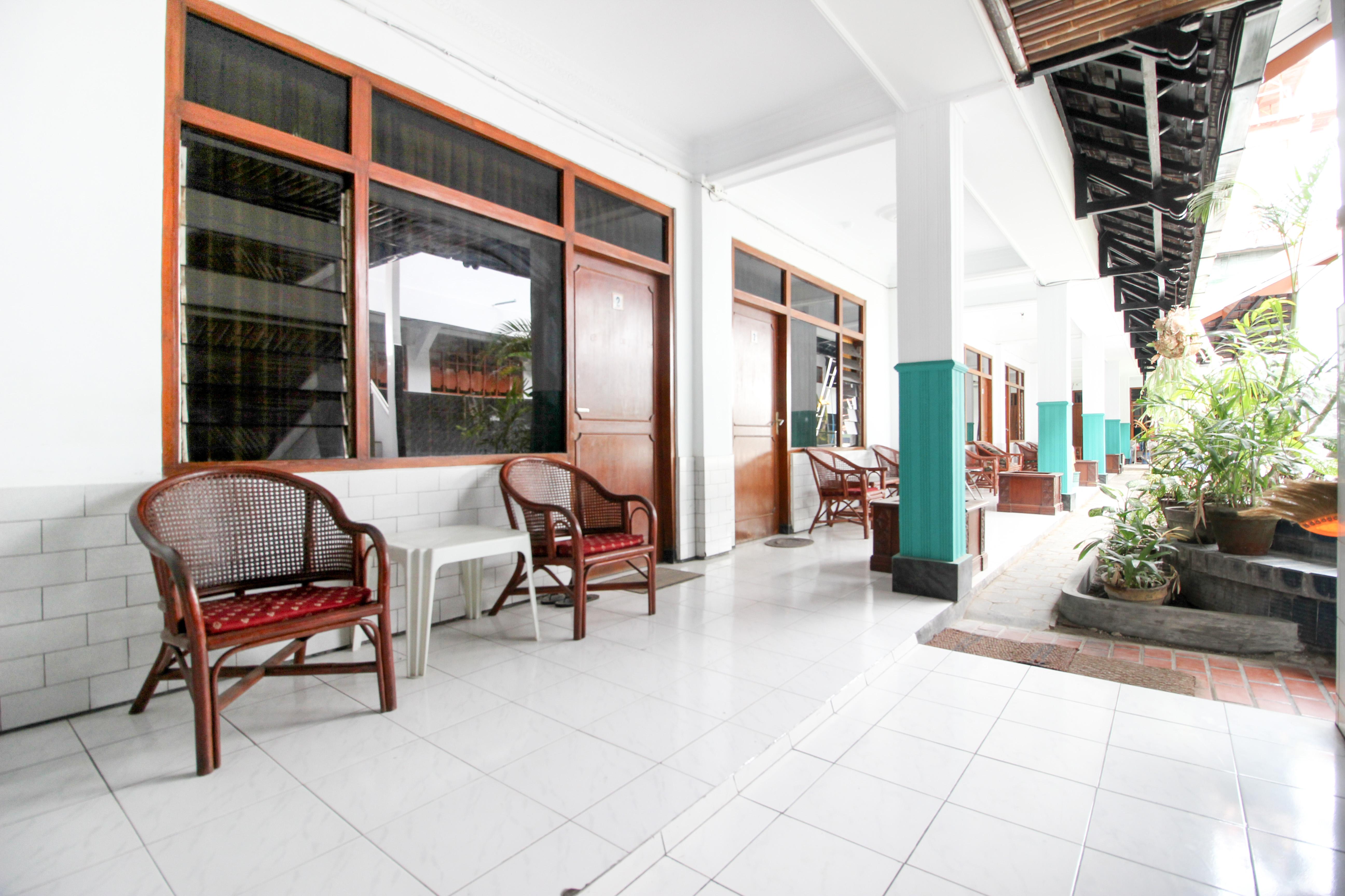 יוגיאקרטה Reddoorz Plus Near Alun Alun Selatan מראה חיצוני תמונה