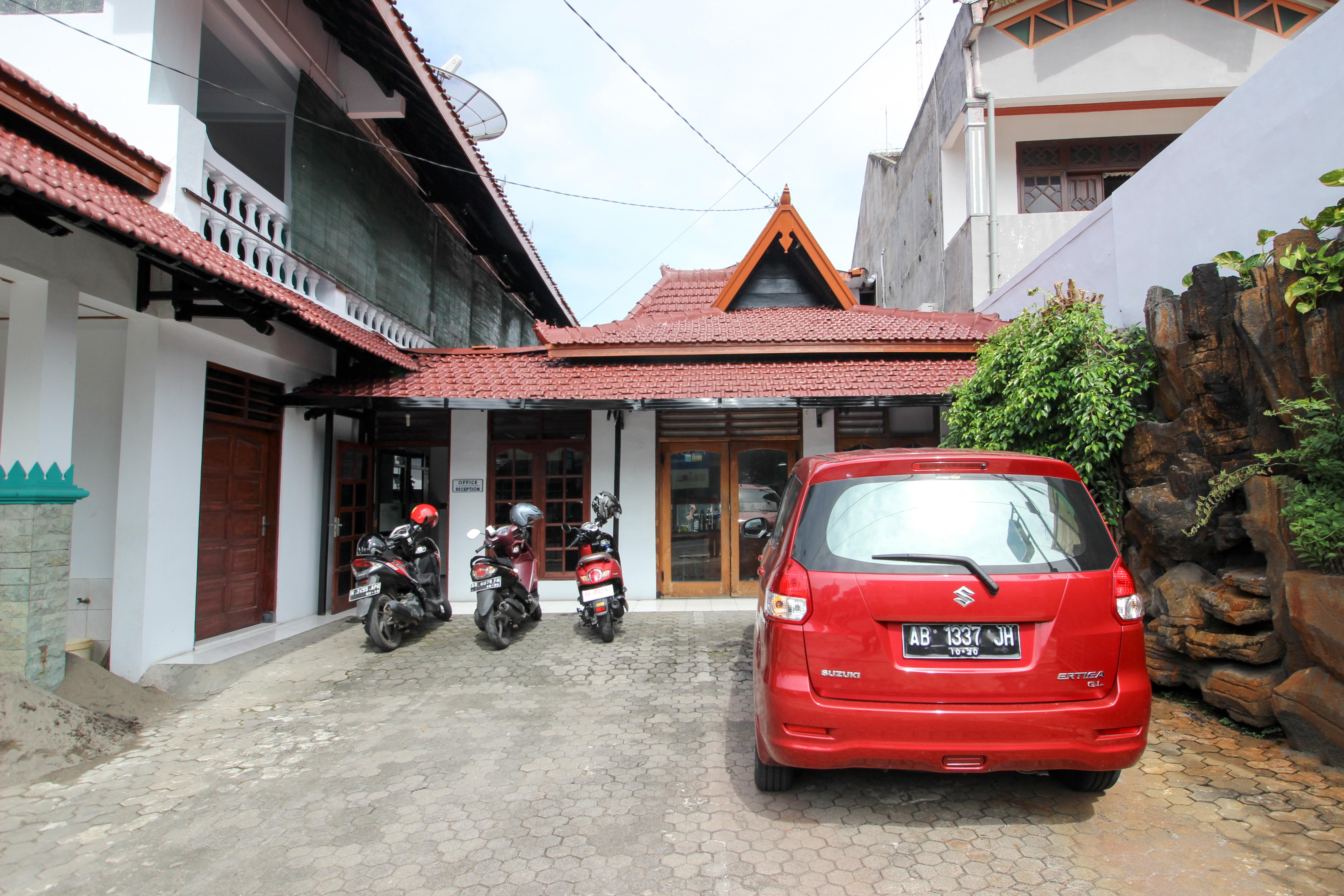 יוגיאקרטה Reddoorz Plus Near Alun Alun Selatan מראה חיצוני תמונה